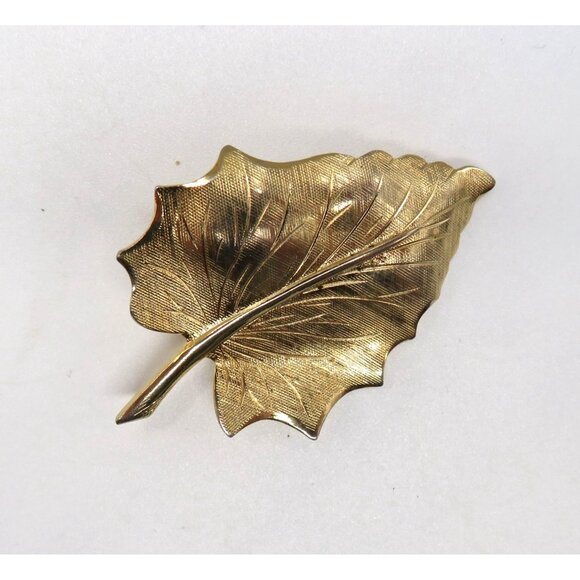 Vintage Leaf Brooch 2" Gold Tone Pin Realistic Stem Veins Autumn - Picture 3 of 11